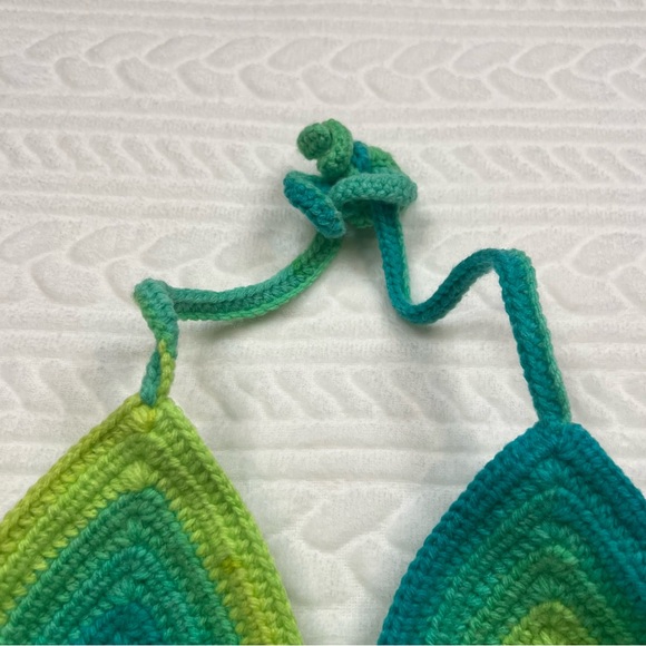 ❄️ Handmade Womans Crochet Bikini Top - Picture 9 of 10